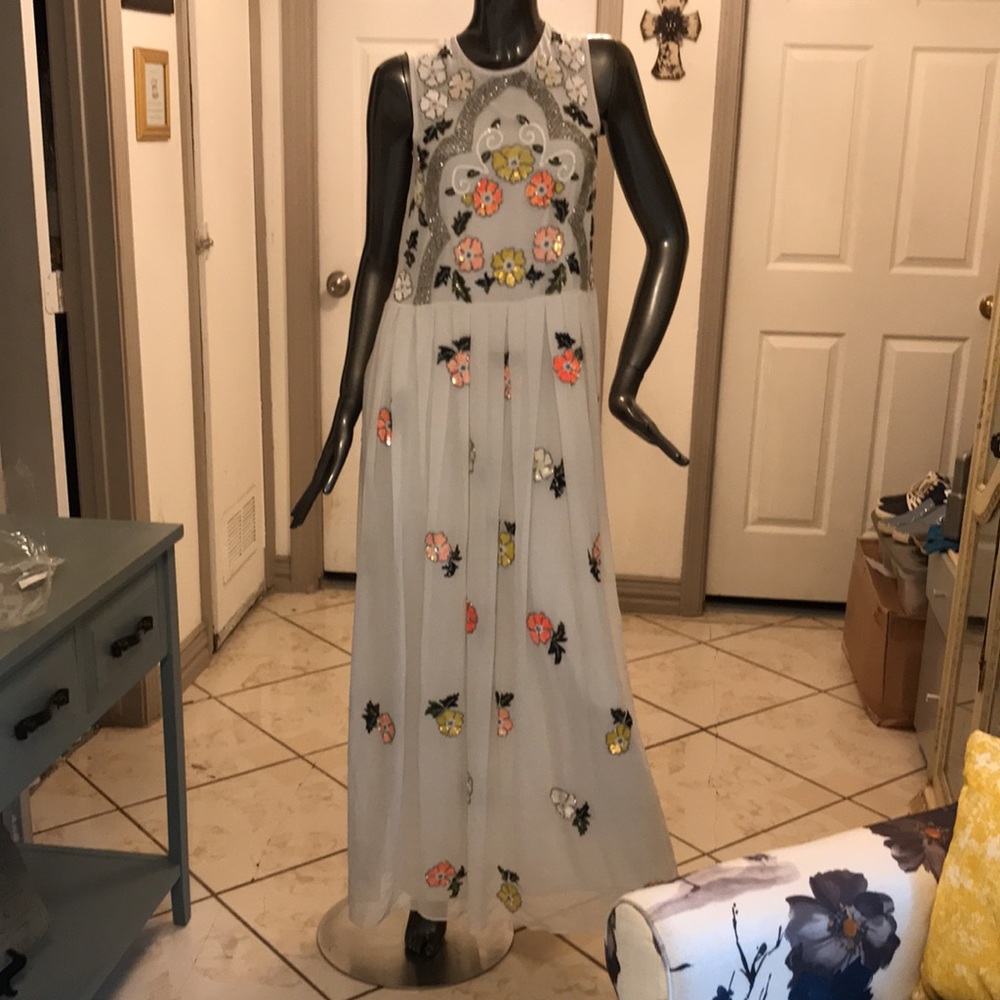 Needle and thread - Picture 9 of 11